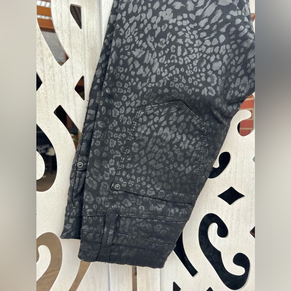 YMI USA Black Leopard Print Skinny Stretch Jeans Medium NWOT